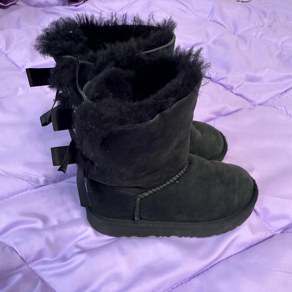 Toddler Bailey Bow ll Uggs (Black)